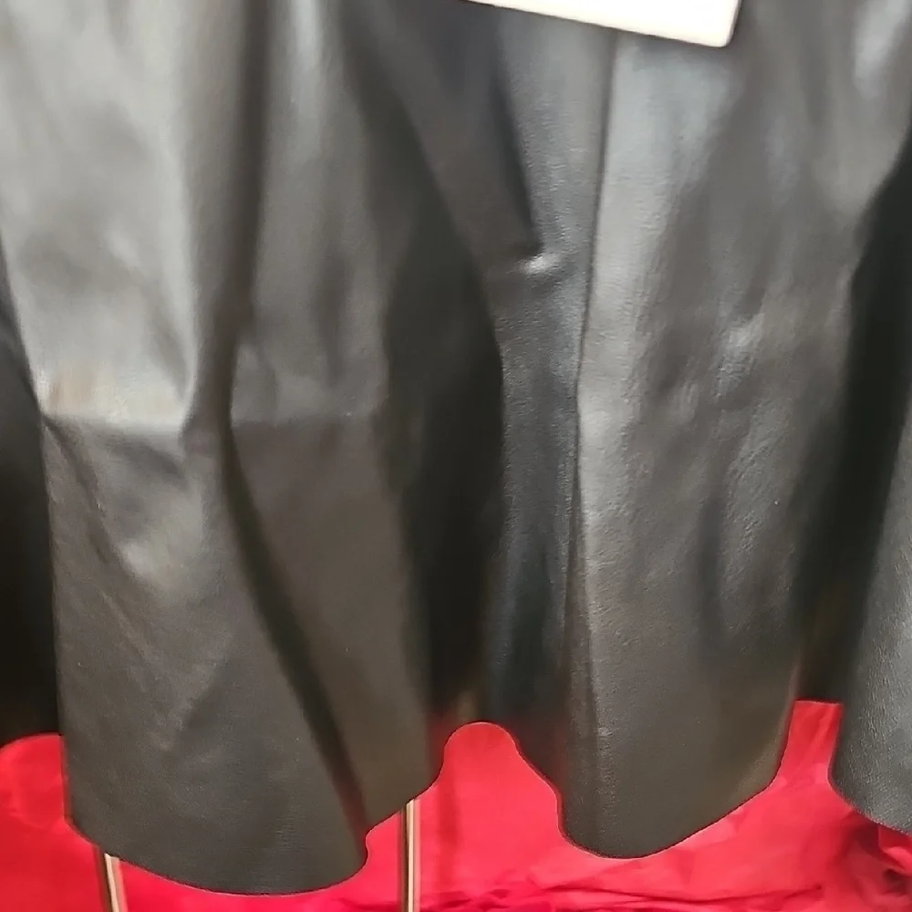 H & M NWT Girls Black Faux Leather Skirt Size 5/6 Years Size 6